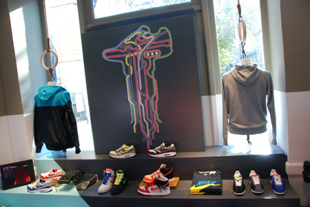 nikemarais04.jpg